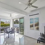 Villa Pearl Ekaterina *