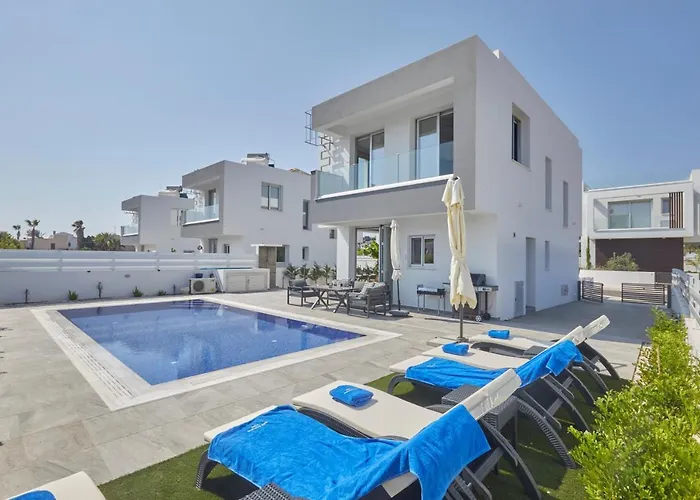 Villa Pearl Ekaterina Protarász